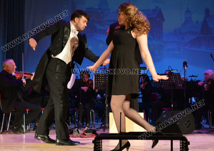 С „Младите в музиката” откриха обновената сцена на читалище „Заря”