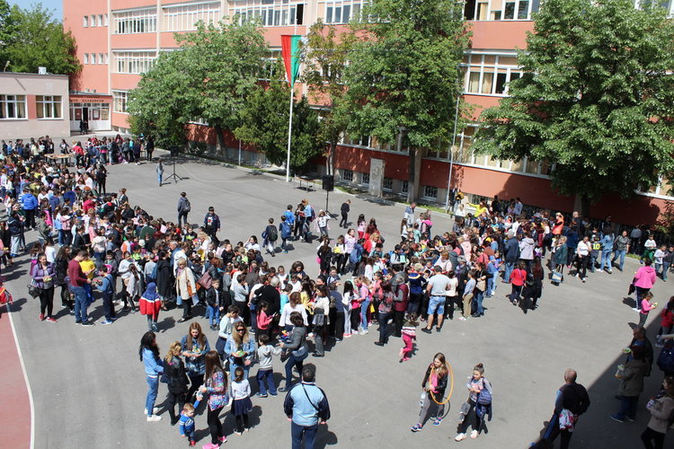 Великденски благотворителен базар в ОУ „Пенчо Славейков“ събра 4610лв