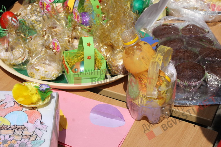 Великденски благотворителен базар в ОУ „Пенчо Славейков“ събра 4610лв