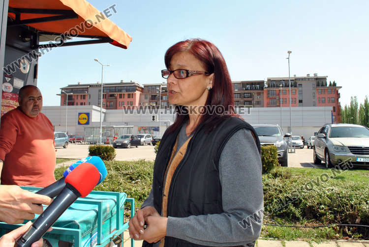 Търговката от Лафката забила юмрук в гърдите на въоръжения обирджия