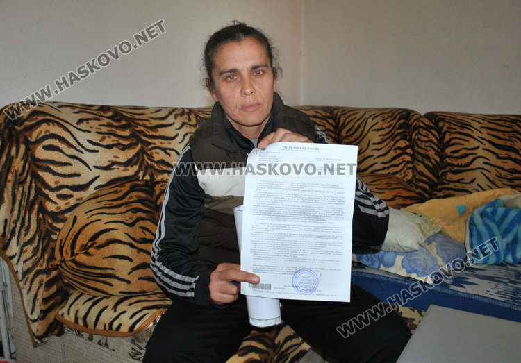 Притискат социално слаба за 1600 лв. борч, тя се страхува от изгонване от общинско жилище