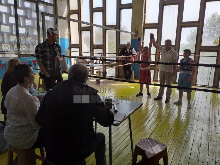 Перфектно организиран турнир по бокс се проведе в Кърджали с апел за борба с дрогата