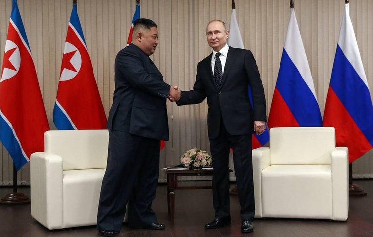  Срещата на четири очи на Путин и Ким Чен-ун била ползотворна, конструктивна и обстоятелствена