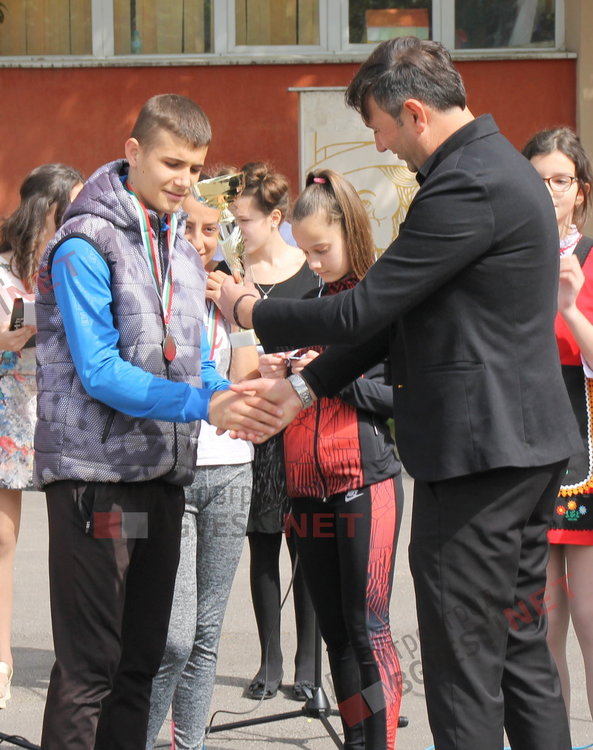 Патронен празник чества днес ОУ "Пенчо Славейков"