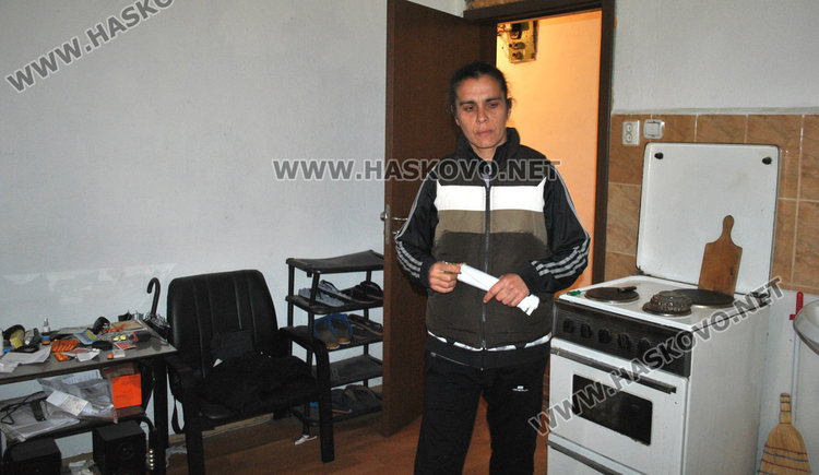 Притискат социално слаба за 1600 лв. борч, тя се страхува от изгонване от общинско жилище