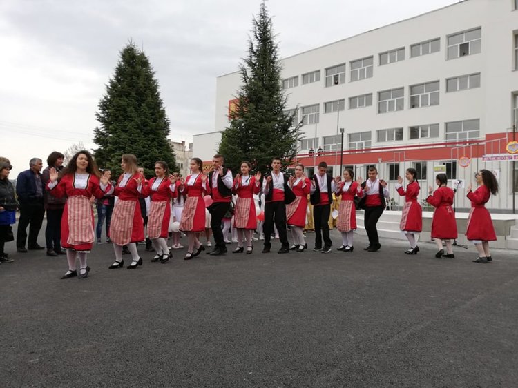 Великденски концерт в „Славейков“