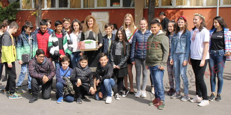 Патронен празник чества днес ОУ "Пенчо Славейков"