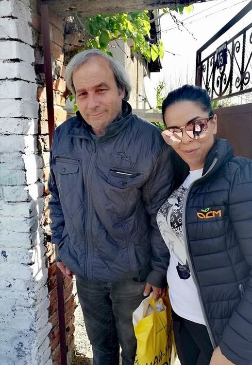 „Предай нататък” – младежи закупиха и раздадоха продукти на възрастни хора