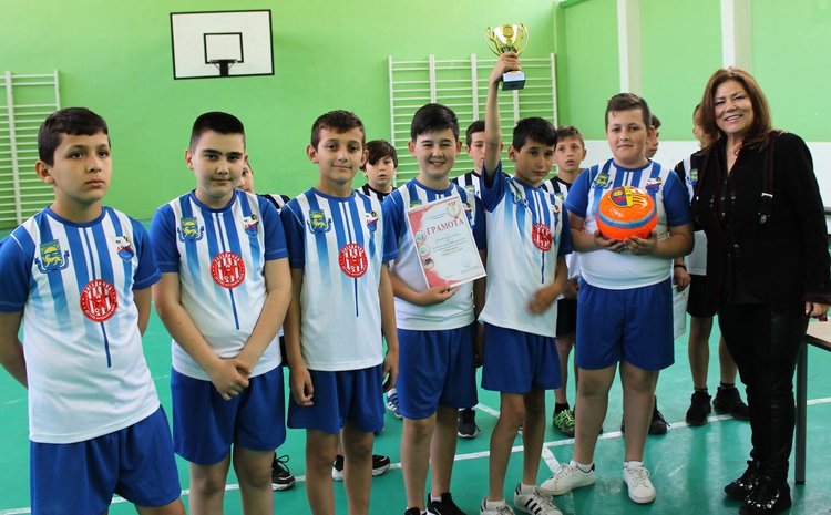 Великденски турнир по футбол проведоха в "Йовков"