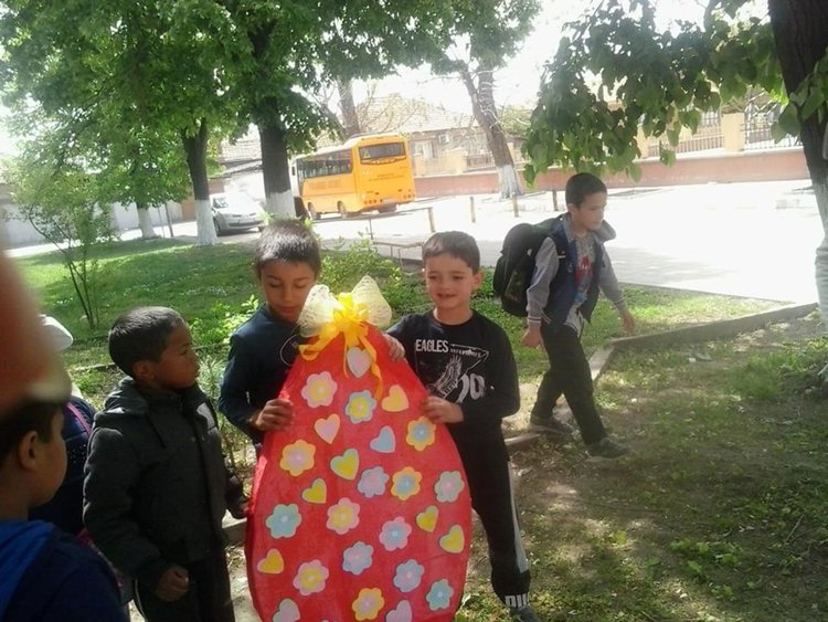 В село Градина децата твориха с любов и прозрение на Велики четвъртък