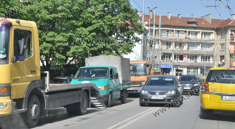 Теч от авария наводни центъра на Хасково