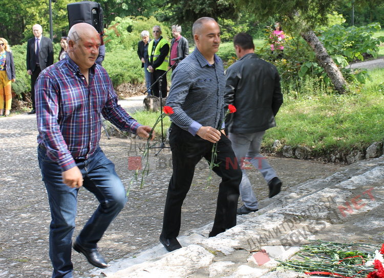 Почетоха паметта на поета Пеньо Пенев - Човек се ражда, за да даде другиму любов.