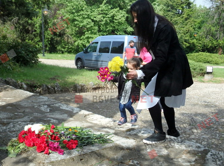 Почетоха паметта на поета Пеньо Пенев - Човек се ражда, за да даде другиму любов.