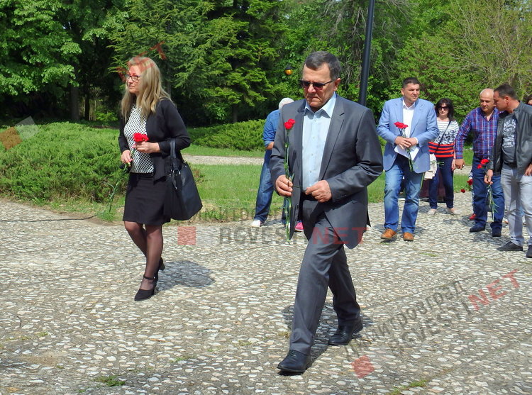 Почетоха паметта на поета Пеньо Пенев - Човек се ражда, за да даде другиму любов.