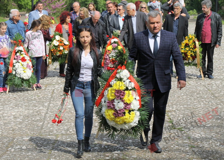 Почетоха паметта на поета Пеньо Пенев - Човек се ражда, за да даде другиму любов.