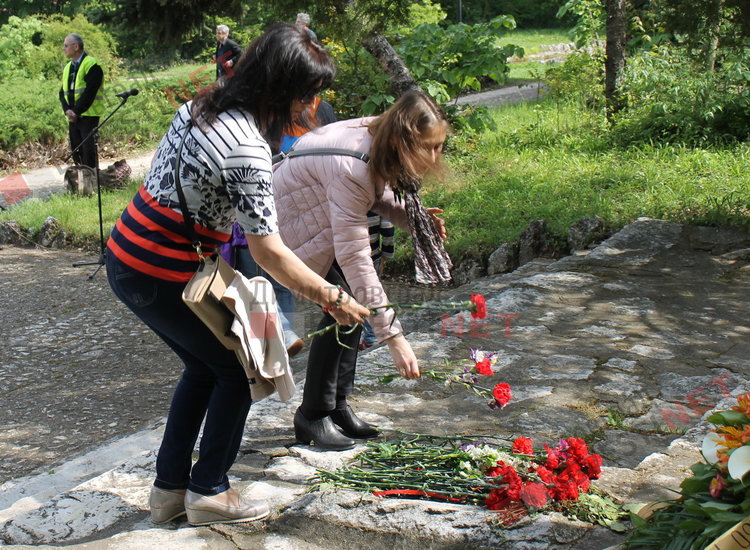 Почетоха паметта на поета Пеньо Пенев - Човек се ражда, за да даде другиму любов.