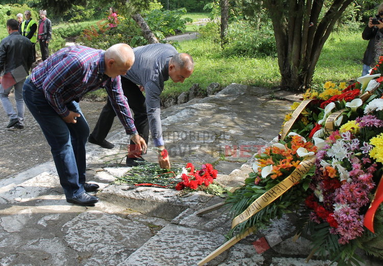 Почетоха паметта на поета Пеньо Пенев - Човек се ражда, за да даде другиму любов.