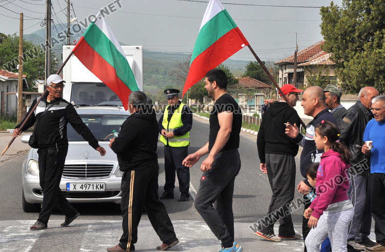 Отново блокада на пътя за Маказа, в Конуш искат асфалт, вода и канализация