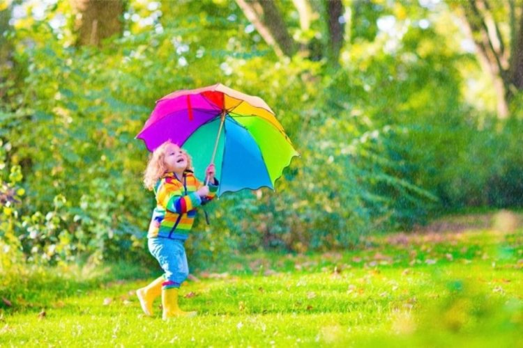 Променлива облачност с валежи в събота