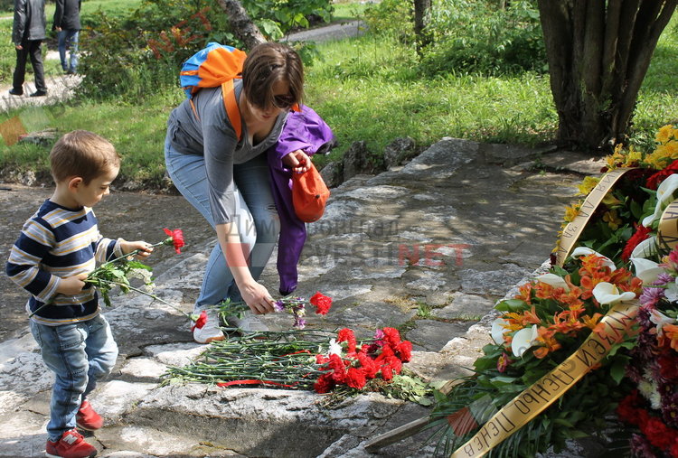 Почетоха паметта на поета Пеньо Пенев - Човек се ражда, за да даде другиму любов.
