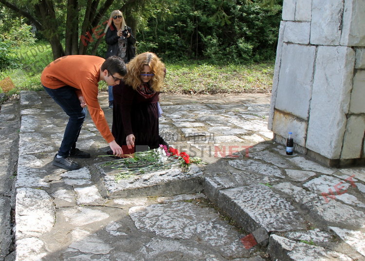 Почетоха паметта на поета Пеньо Пенев - Човек се ражда, за да даде другиму любов.