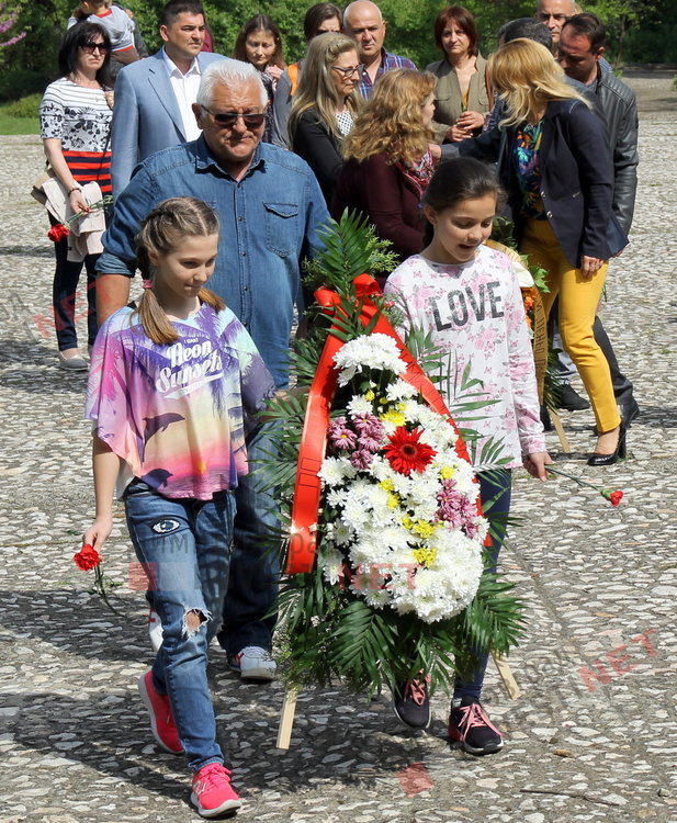 Почетоха паметта на поета Пеньо Пенев - Човек се ражда, за да даде другиму любов.