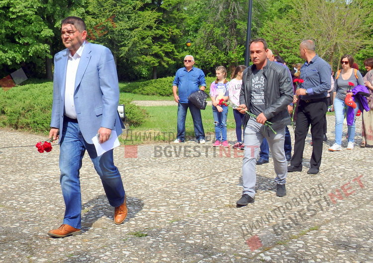 Почетоха паметта на поета Пеньо Пенев - Човек се ражда, за да даде другиму любов.