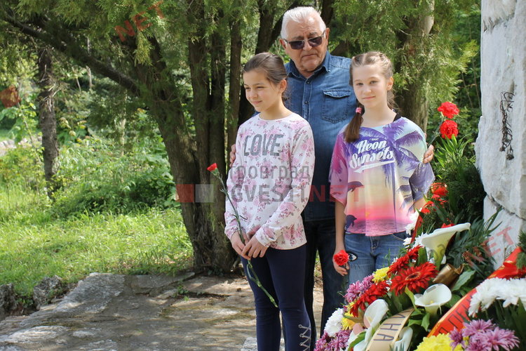 Почетоха паметта на поета Пеньо Пенев - Човек се ражда, за да даде другиму любов.