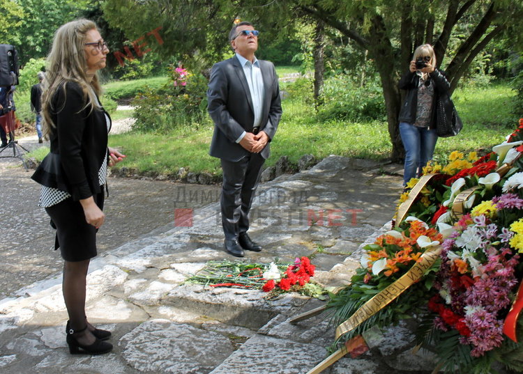 Почетоха паметта на поета Пеньо Пенев - Човек се ражда, за да даде другиму любов.