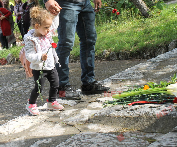 Почетоха паметта на поета Пеньо Пенев - Човек се ражда, за да даде другиму любов.