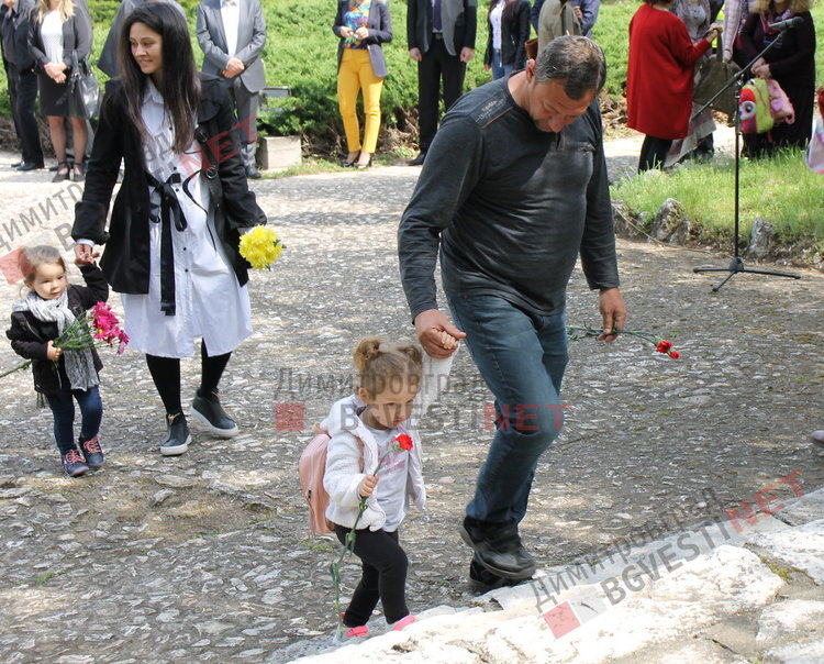 Почетоха паметта на поета Пеньо Пенев - Човек се ражда, за да даде другиму любов.