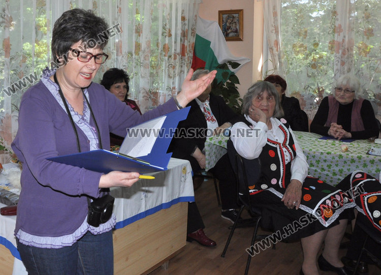 Конкурс за най-красиво яйце в „Ари” и поезия за великденските празници