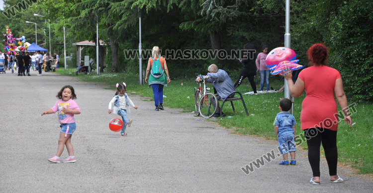 Оживление по парковете на 1 май