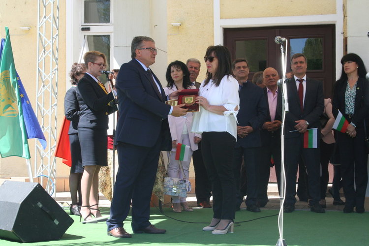 Откриха 47-те Майски културни тържества в Първомай