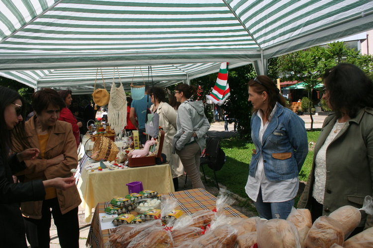 Откриха 47-те Майски културни тържества в Първомай