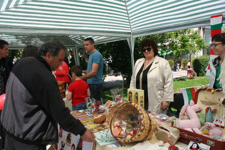 Откриха 47-те Майски културни тържества в Първомай