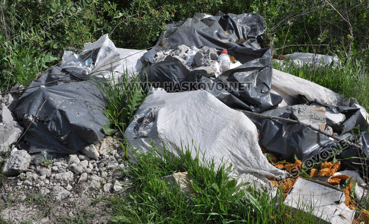 Ново сметище от автомобилни гуми край Хасково