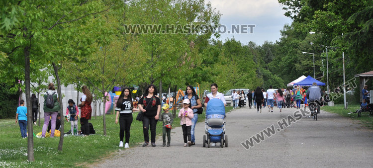 Оживление по парковете на 1 май