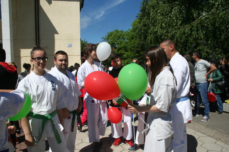 Откриха 47-те Майски културни тържества в Първомай