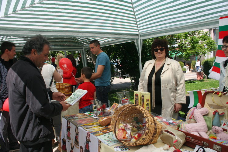 Откриха 47-те Майски културни тържества в Първомай