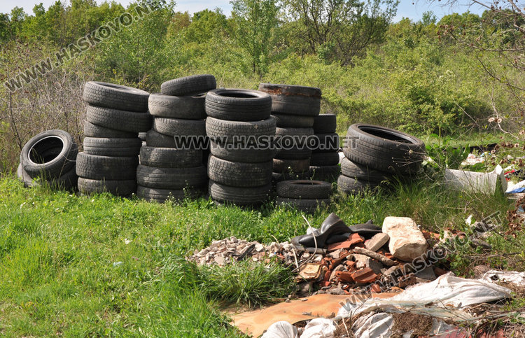 Ново сметище от автомобилни гуми край Хасково