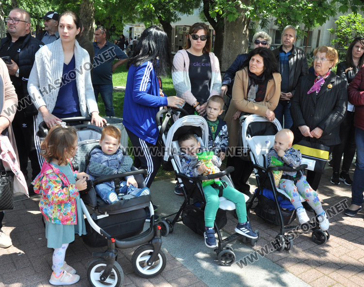 38-ият контингент за мисията в Афганистан тръгва с трибагреника и знамето на Хасково