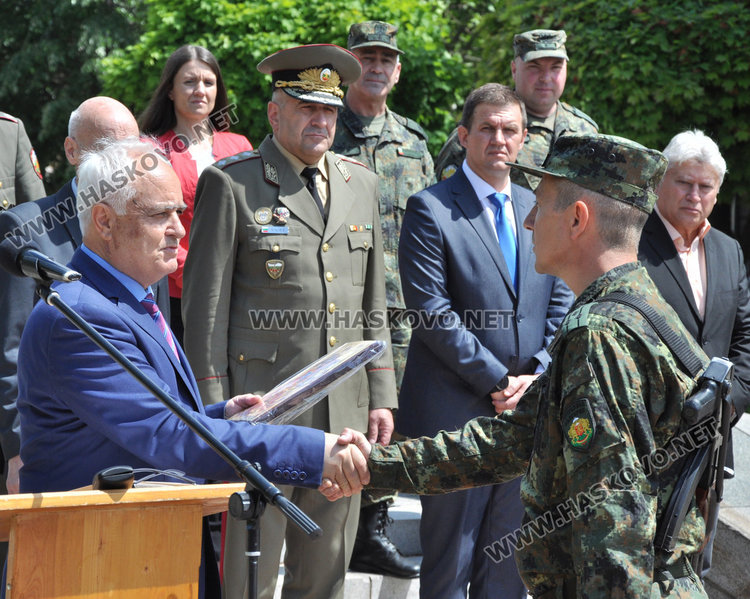 заместник-министърът на отбраната Атанас Запрянов