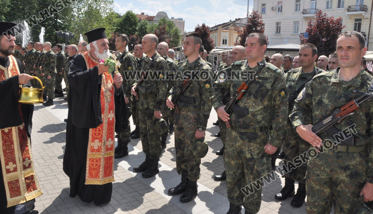 38-ият контингент за мисията в Афганистан тръгва с трибагреника и знамето на Хасково