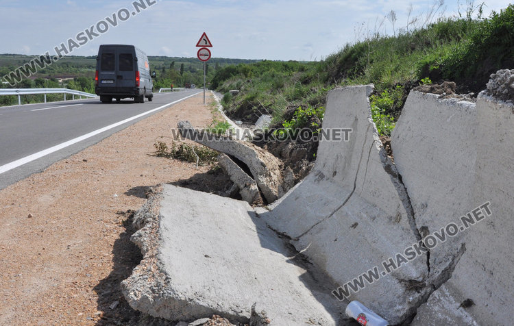АПИ: Строителната фирма ще възстанови разбитите канавки край околовръстното