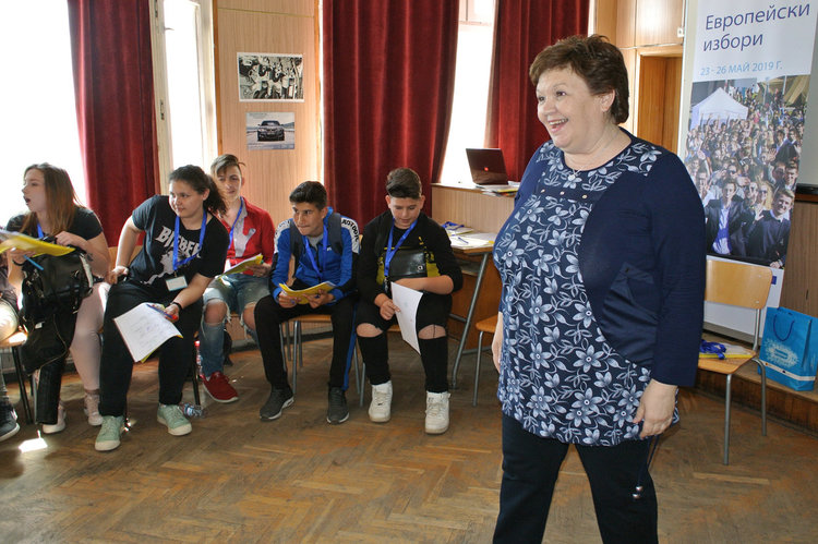 Млади посланици на ЕП от областта се срещнаха в Хасково за обмяна на опит