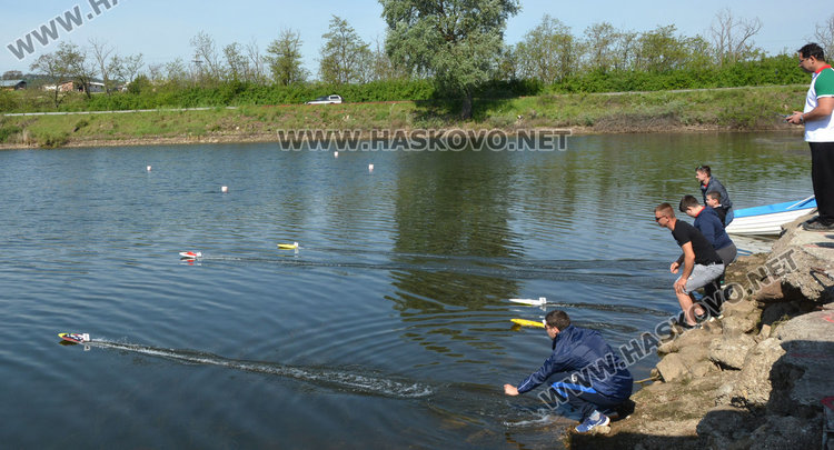 66 деца и възрастни спорят в Държавния шампионат по корабомоделизъм