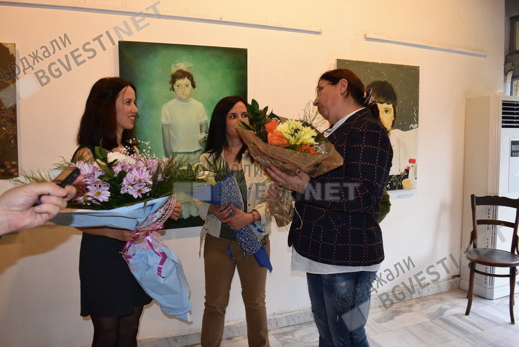 Художничка от Мост с изложба-мост между Лондон и Кърджали