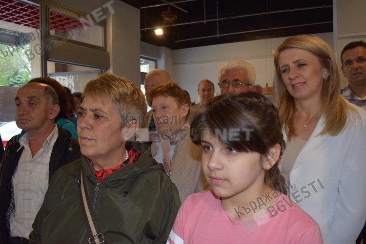 Художничка от Мост с изложба-мост между Лондон и Кърджали