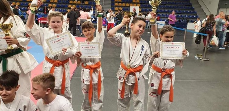 8 медала за каратеките на „Мълния“ от Национално състезание